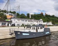 Srodladowy statek pasazerski na 12 osob, 5 koi